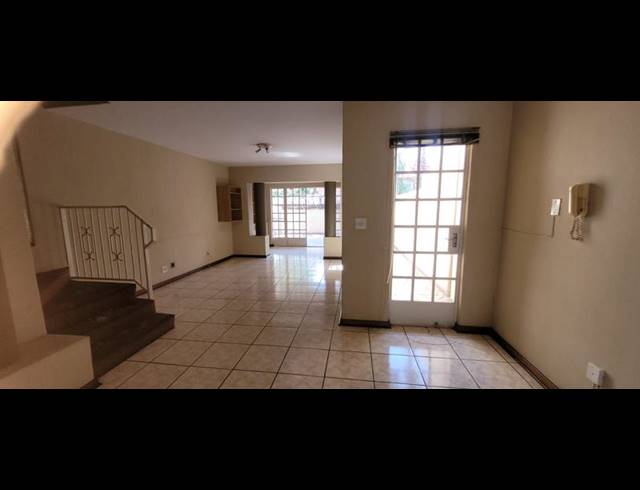 3 BEDROOM TOWNHOUSE FOR SALE IN NEW REDRUTH